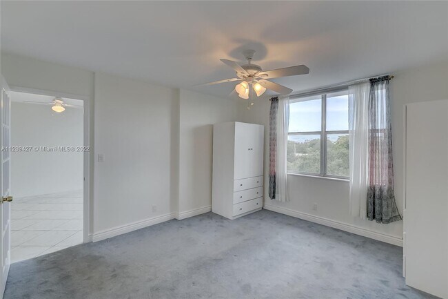 Building Photo - 4501 NE 21st Ave