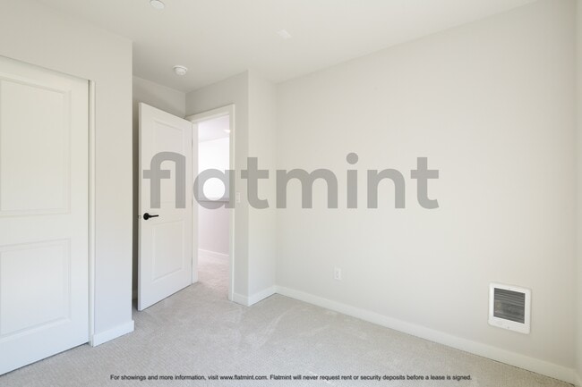 Building Photo - 14568 Westminster Way N