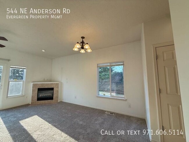 Building Photo - 544 NE Anderson Rd