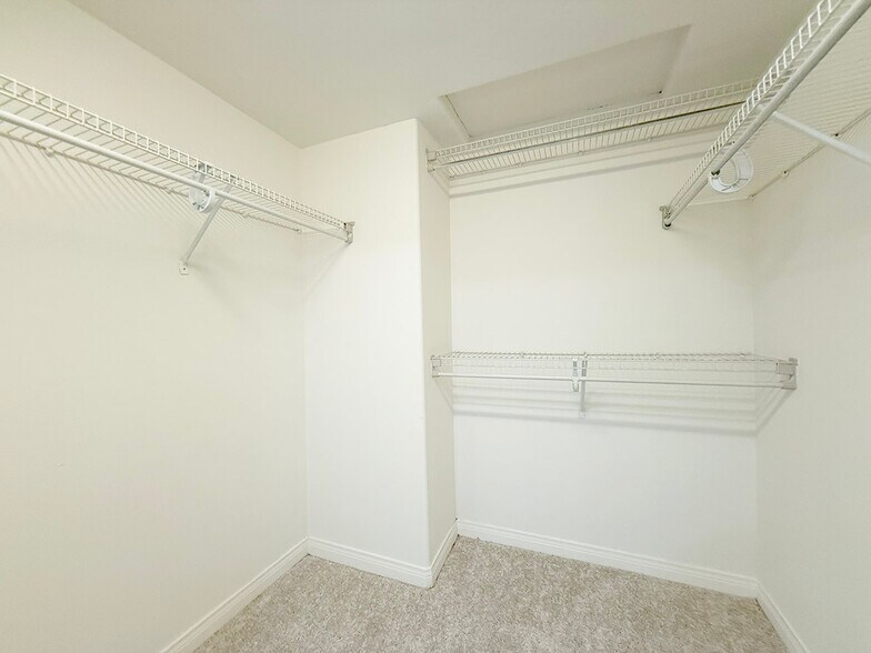 Building Photo - 144 S 3rd St