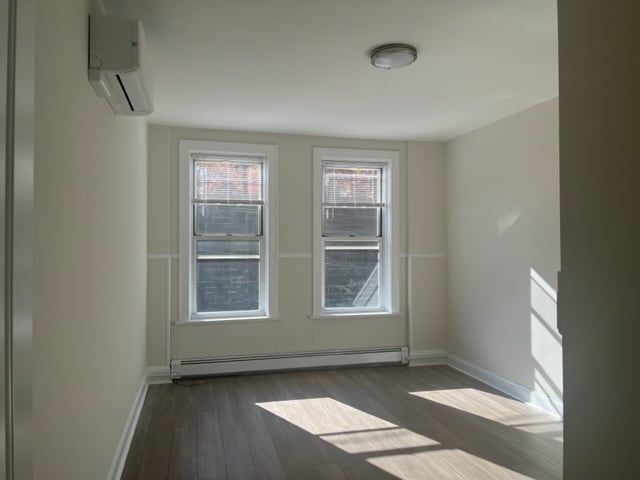 Building Photo - 322 6th St