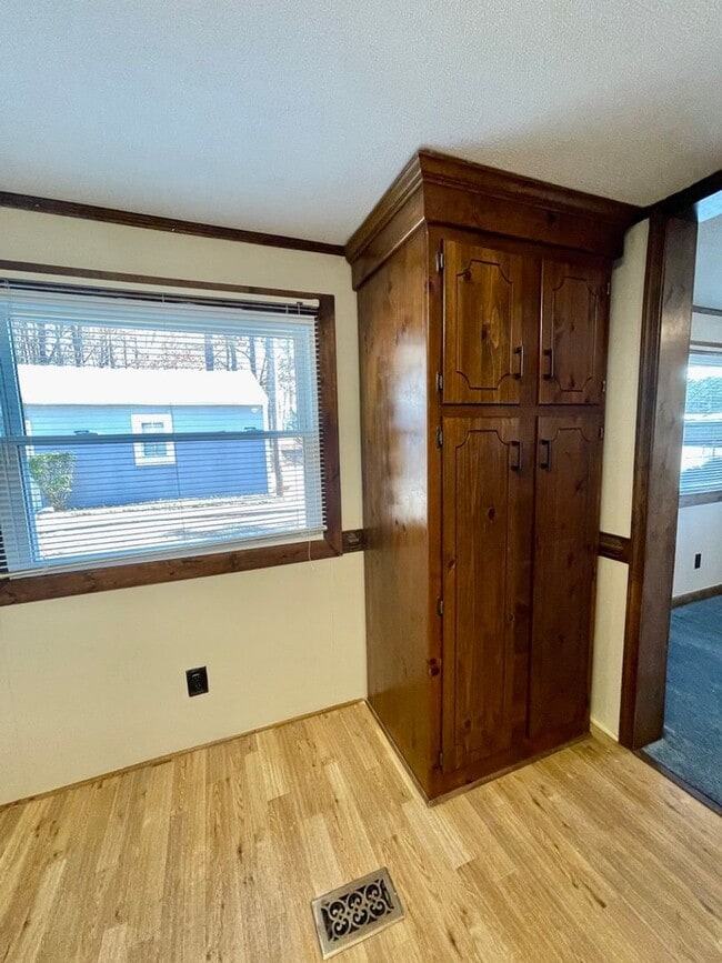 Building Photo - 14341 Wells Ln