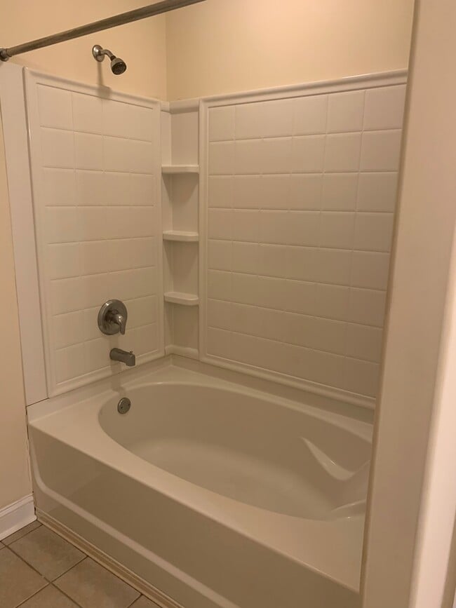 Building Photo - Beautiful Townhome for Rent