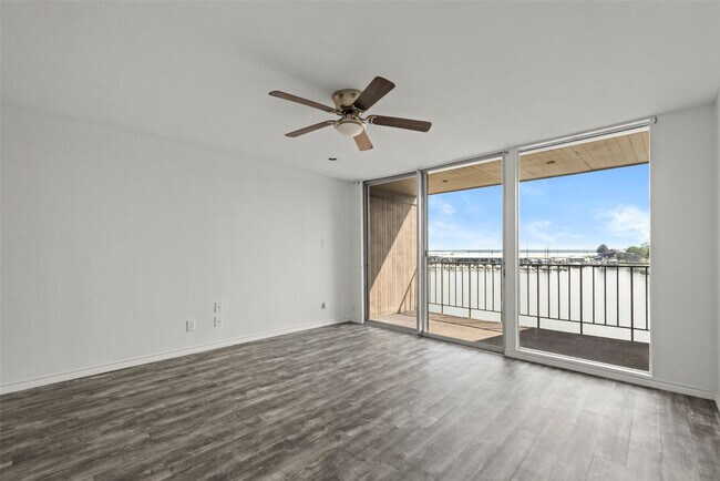 Building Photo - 12600 Melville Dr