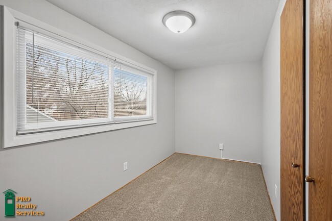 Building Photo - 4 Bedroom Home in Crystal