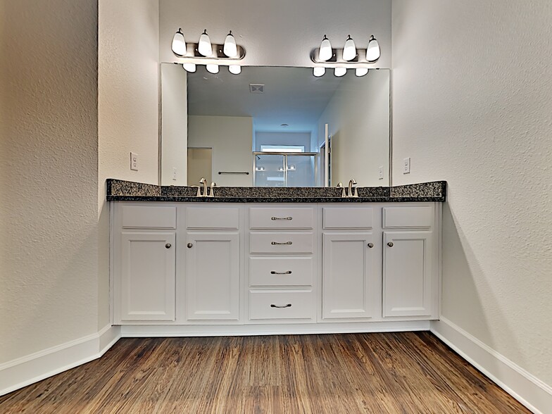 Building Photo - 61 Olivewood Pl