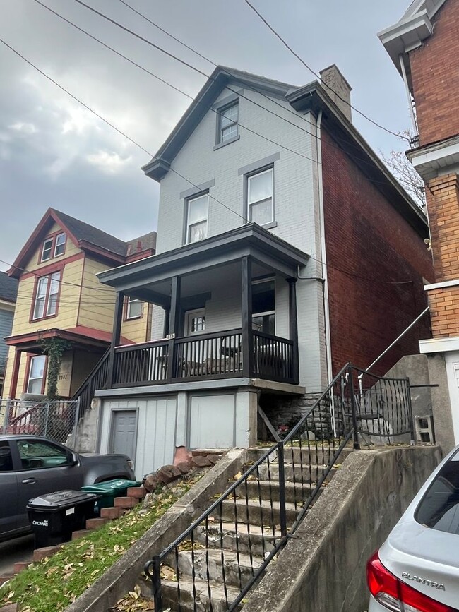 Building Photo - Five Bedroom Available for 26-27 School Year!