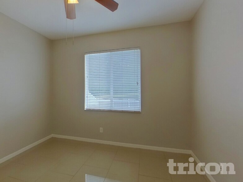 Building Photo - 1142 Barclay Wood Dr