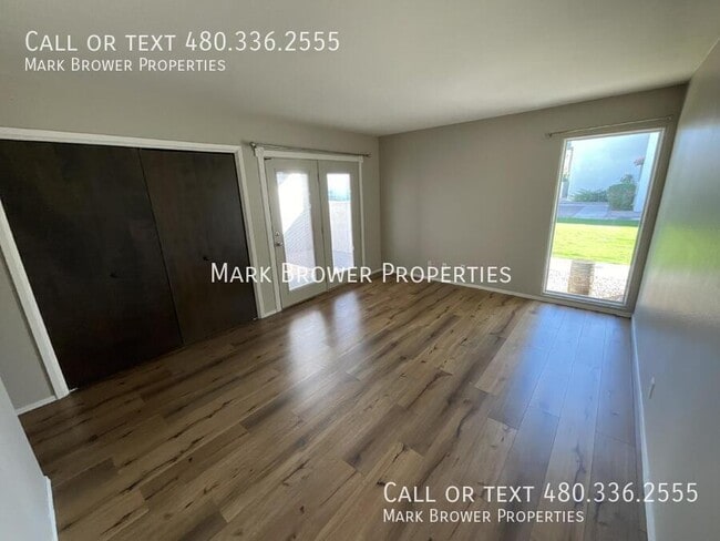 Building Photo - 3229 S Fairfield Dr