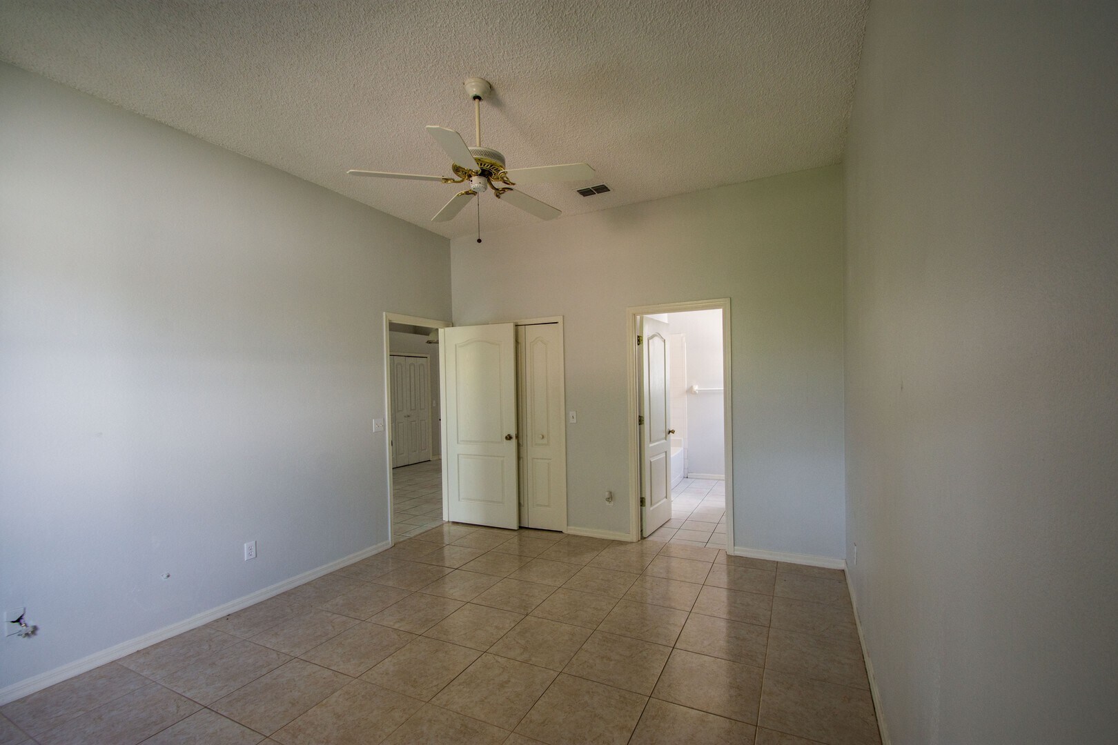 Building Photo - Available Now! 3/2 Home Near Hunter's Cree...