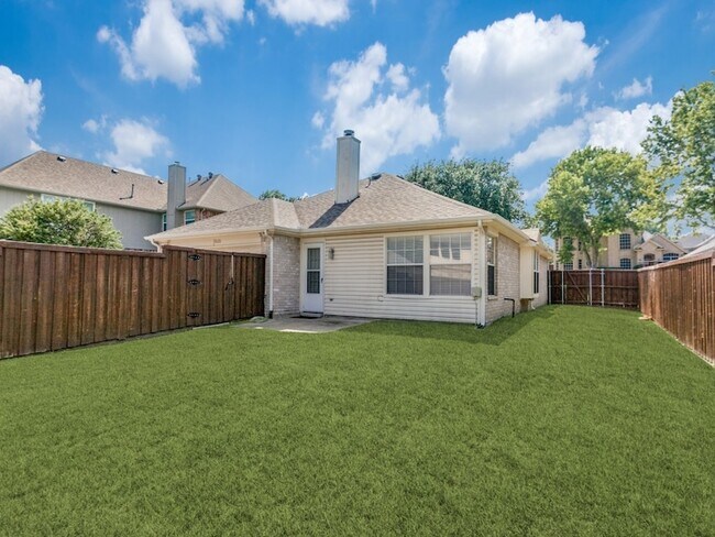 Building Photo - 8028 Alderwood Pl