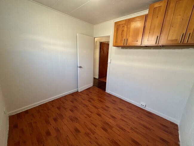 Building Photo - 1508 Sing Loy Ln