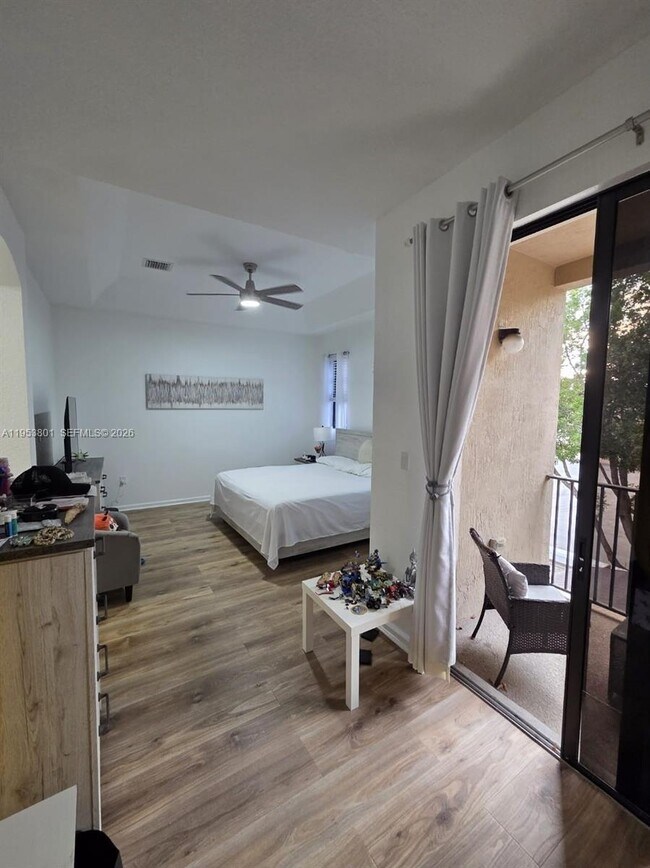 Building Photo - 540 NE 33rd Terrace