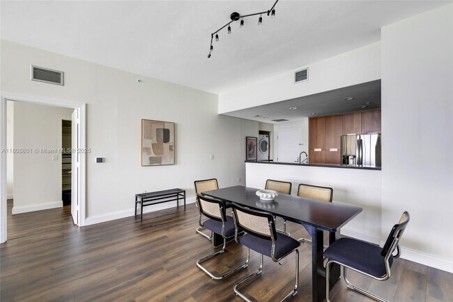 Building Photo - 7901 Hispanola Ave