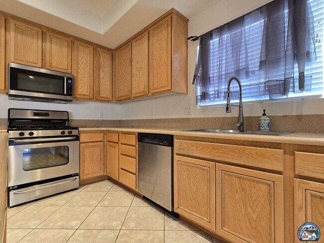 Building Photo - 1874 Farmer Dr