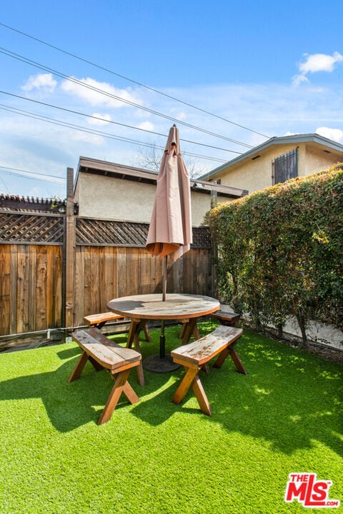 Building Photo - 123 Ellita Pl