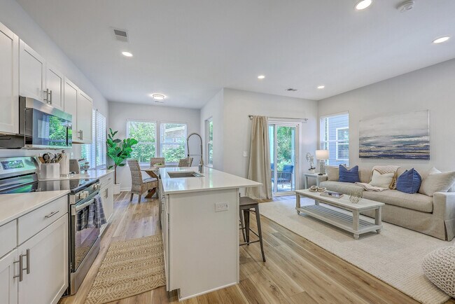 Building Photo - 5758 Pilgrim Ave