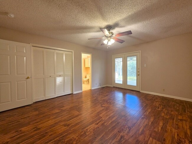 Building Photo - 1404 Woodbridge Dr