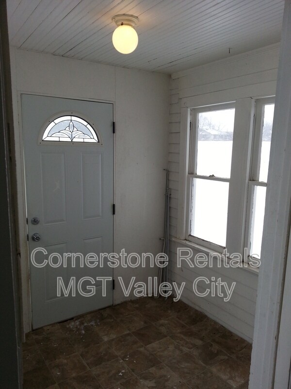 Building Photo - 309 College St SE