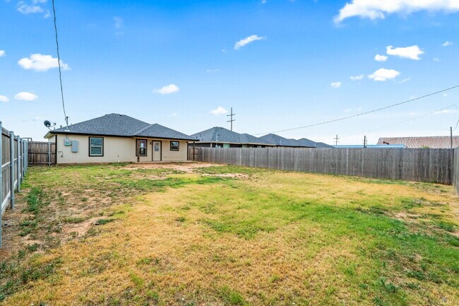 Building Photo - Modern 3/2 in Abernathy, TX