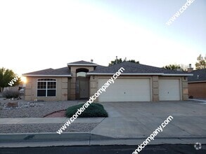 Building Photo - Beautiful 3 Bedroom, 2 Bathroom, 3 Car Gar...