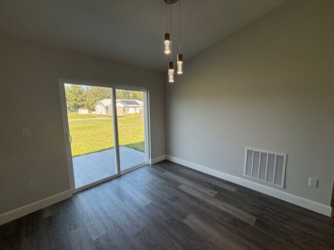 Building Photo - New Construction 3/2/ in Dunnellon