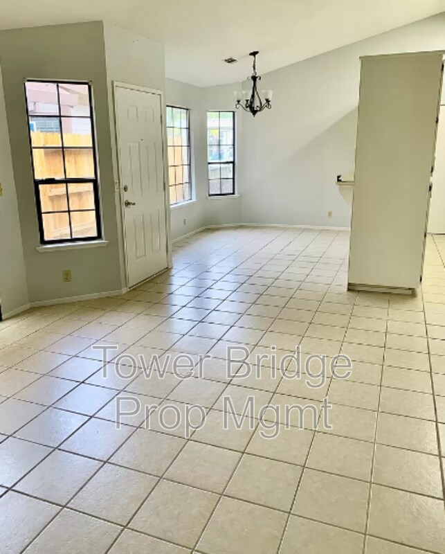 Building Photo - 1349 Chignahuapan Way
