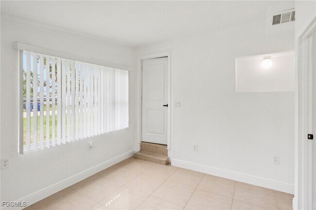 Building Photo - 89 Cabana Ave