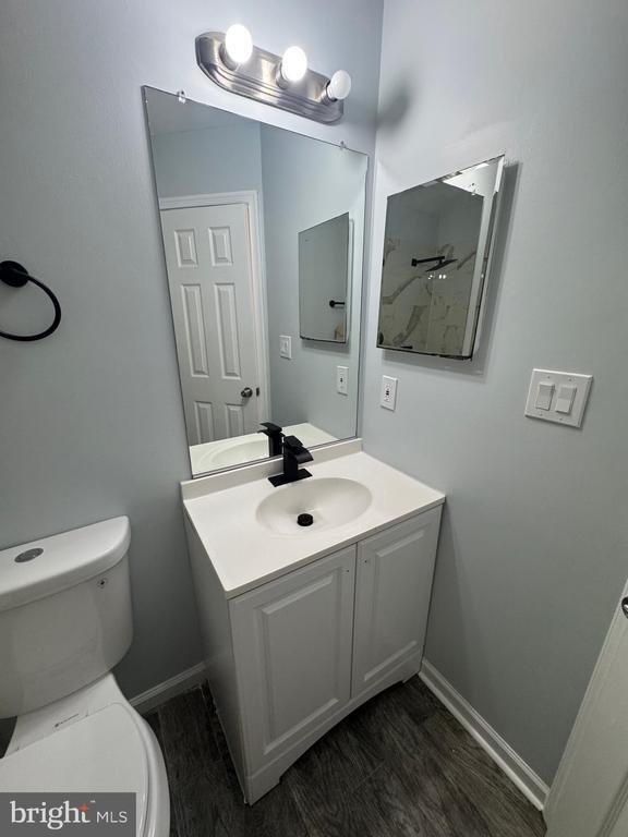Building Photo - 6007 Rose Bay Dr