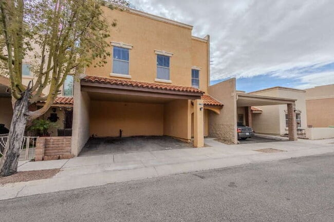 Building Photo - Beautiful Santa Rita Townhome in Sahuarita!!