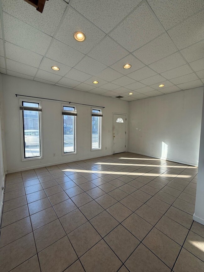 Building Photo - 380 Avenue C