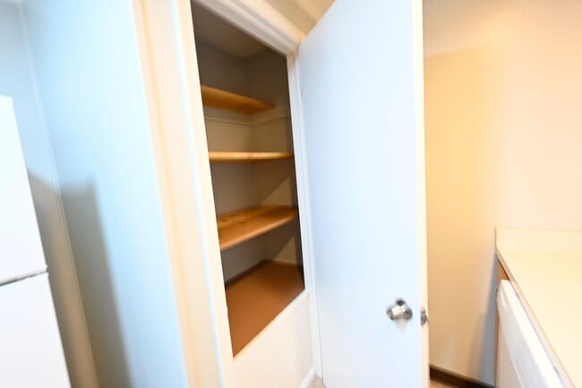 Building Photo - 425 W Cook Rd