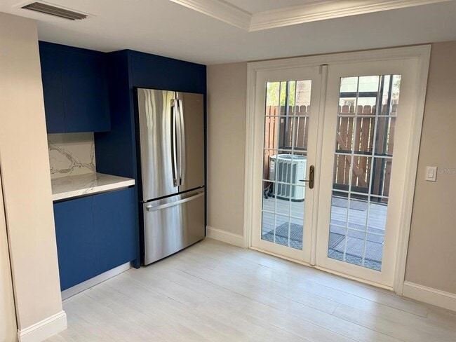 Building Photo - 603 S Dakota Ave