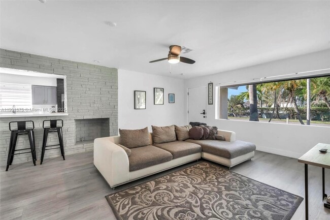 Building Photo - 230 NE 2nd Pl