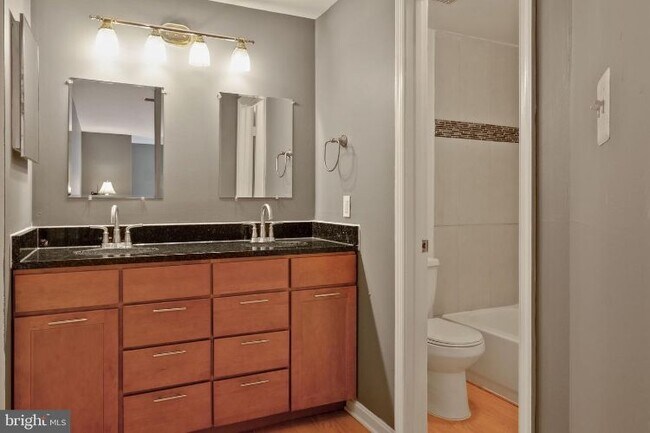 Building Photo - 4463 Pembrook Village Dr