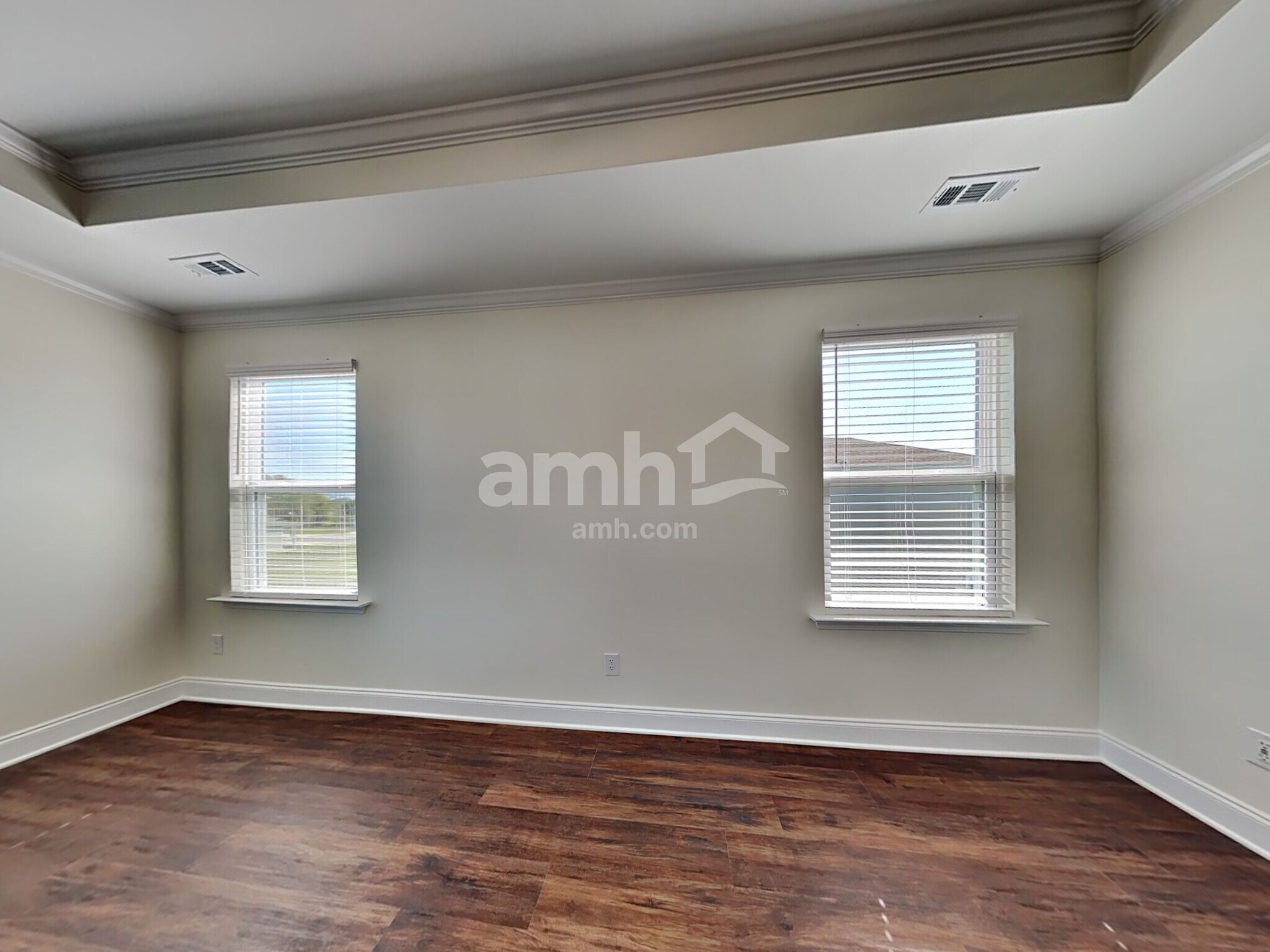 Building Photo - 5236 Valor Dr