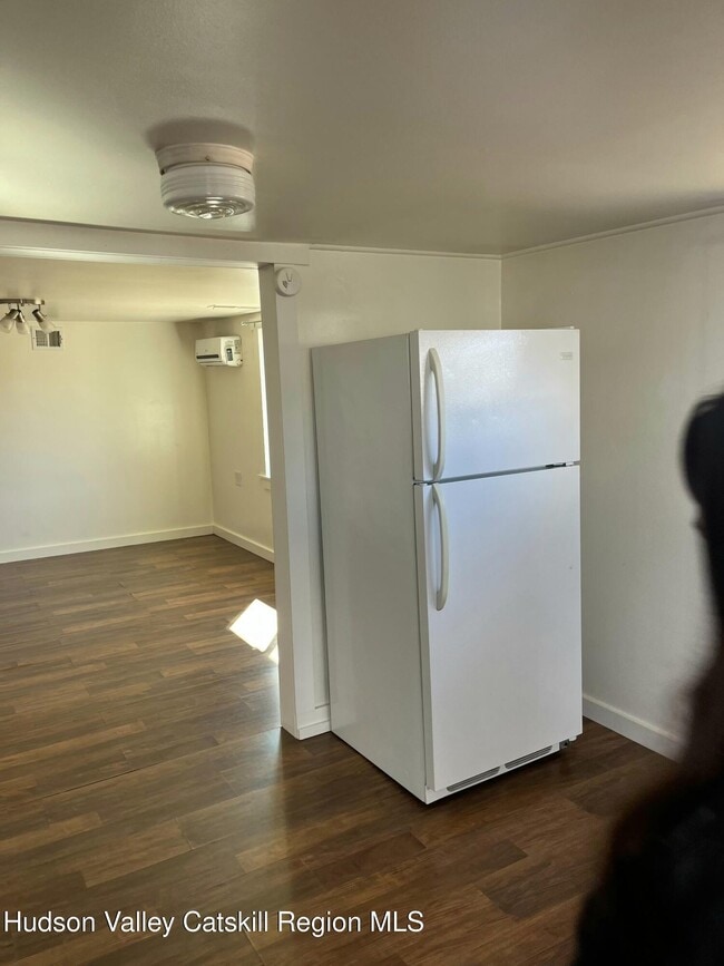 Building Photo - 48 Plattekill Dr