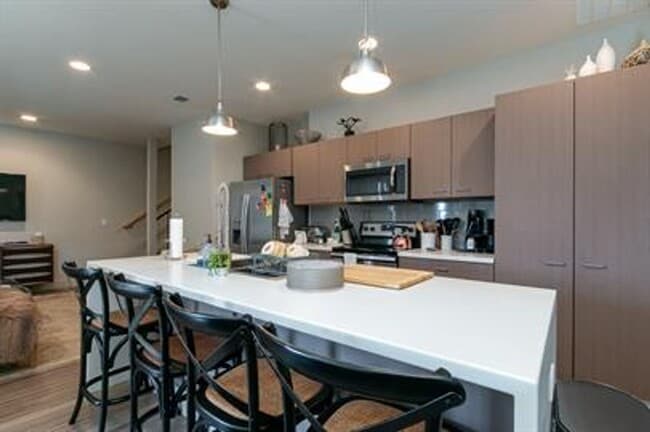 Building Photo - West Side Manhattan Townhome Available July 1!
