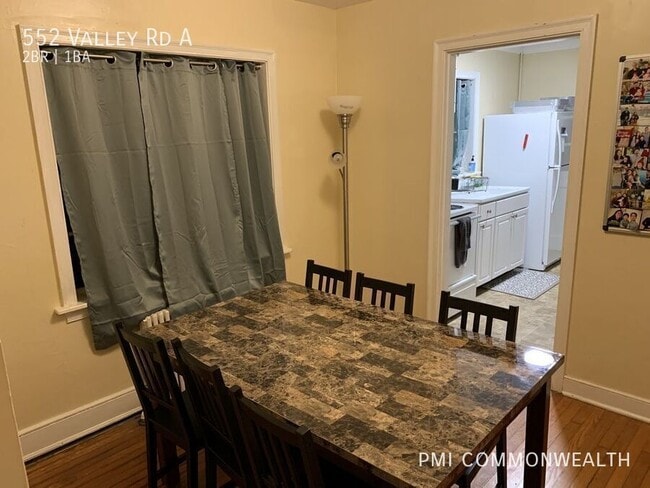 Building Photo - 552 Valley Rd