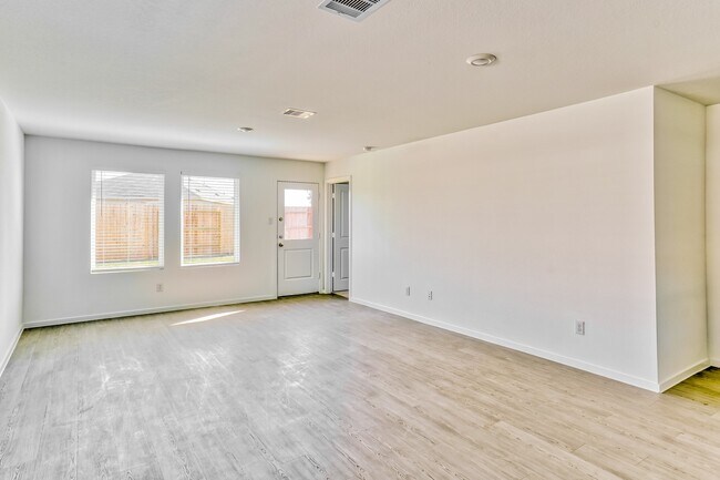 Building Photo - 737 Magnolia Creek Dr