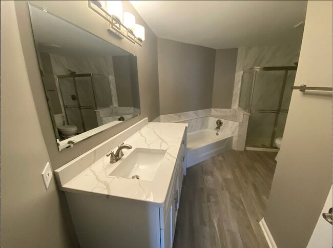 Building Photo - 2111 Camden Ln