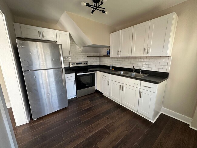 Building Photo - Old Hickory Village Duplex