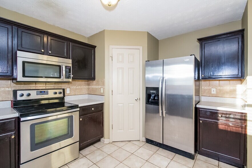 Building Photo - 5028 Burling Mill Dr