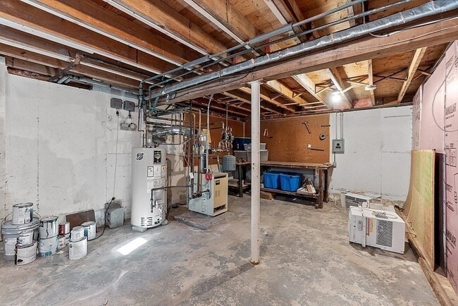 Building Photo - 22 Brentwood Rd