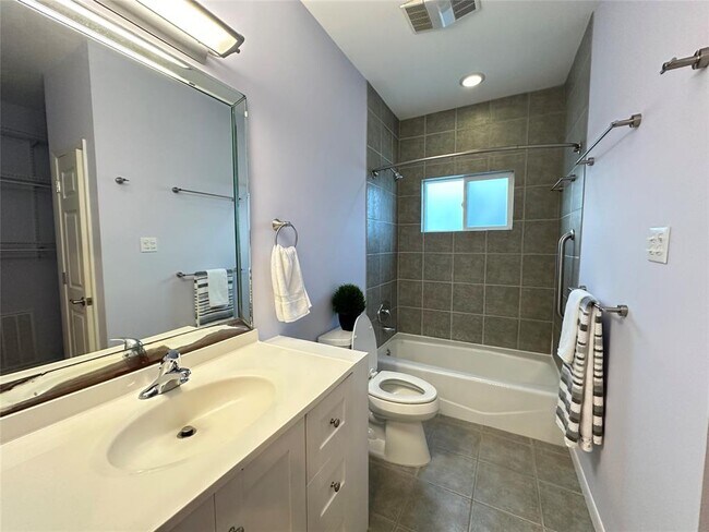 Building Photo - 4005 Nenana Dr