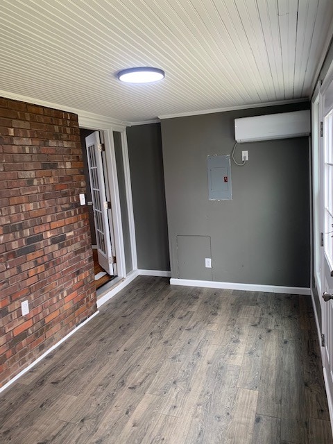 Building Photo - 2070 Dewey Ave