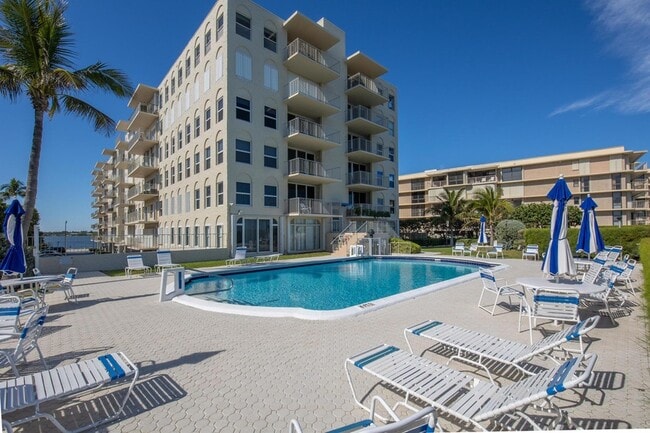 Building Photo - 3230 S Ocean Blvd