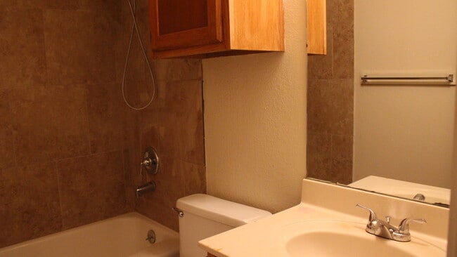 Building Photo - 9406 Kempler Dr
