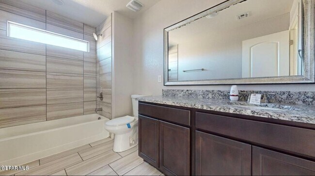 Building Photo - 14925 Pebble Hills Blvd