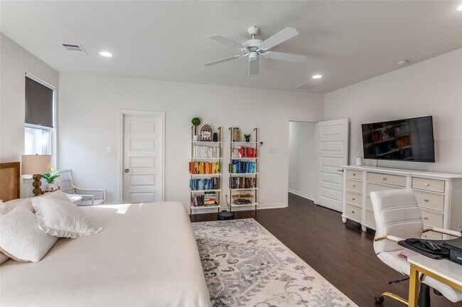 Building Photo - 5116 Slate St